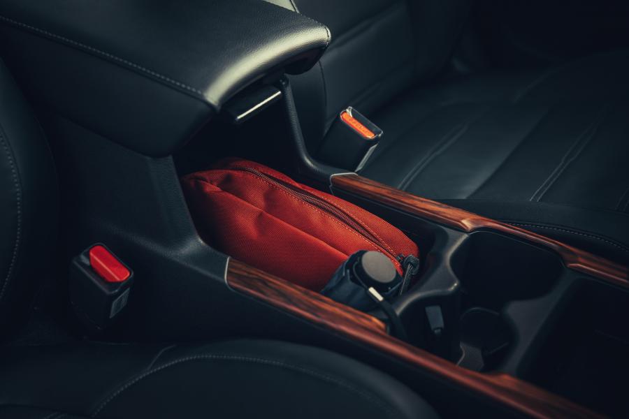Детали интерьера Honda CR-V Hybrid 2018 года  (EU) (фото 46 из 56)